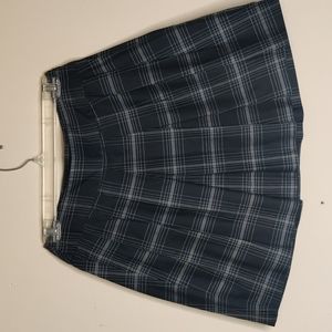 🛍️4 for $14🛍️ Gap Black and white school girl skirt